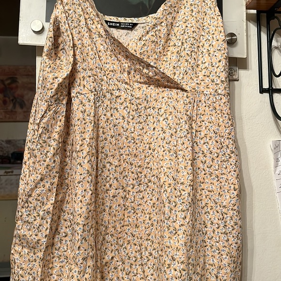 SHEIN dress - Picture 3 of 6